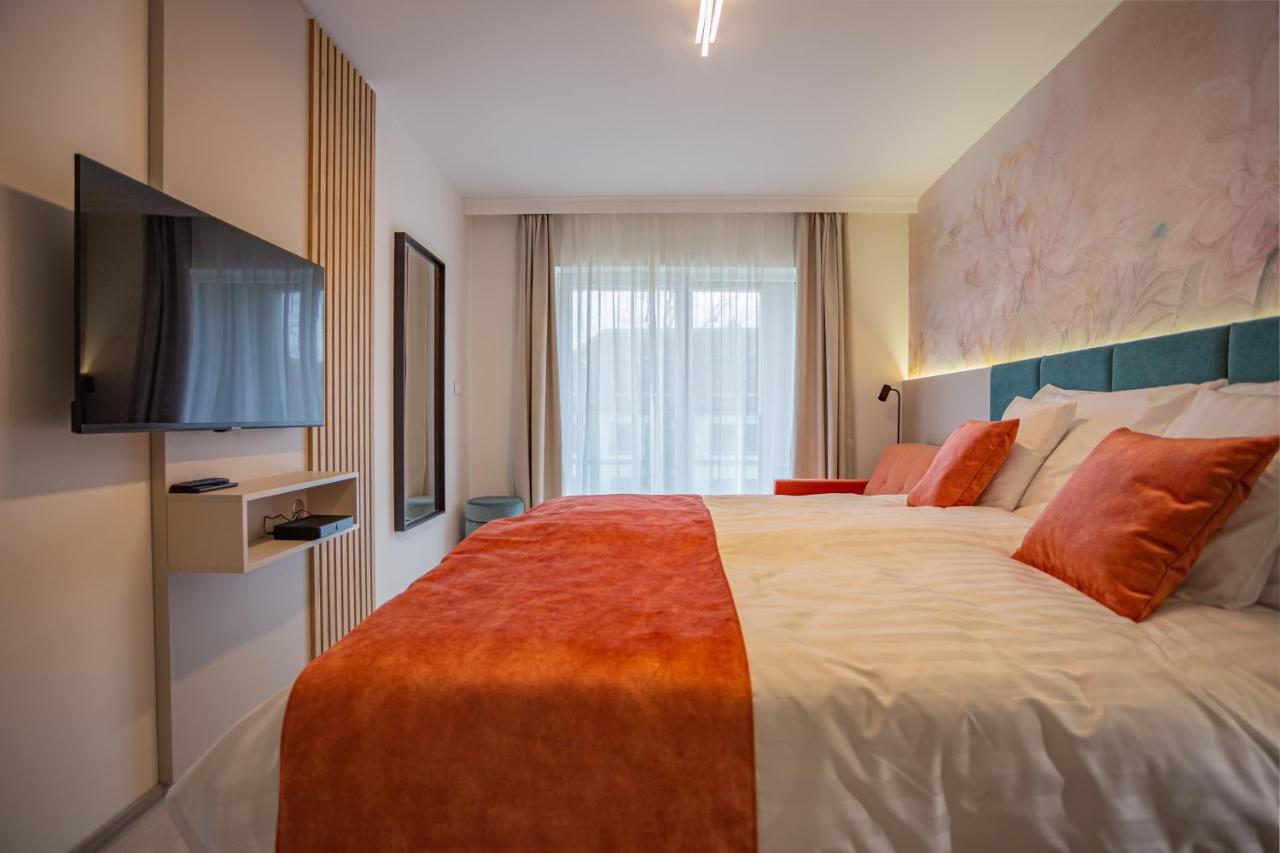 Viktoria Apartman ギュラ エクステリア 写真