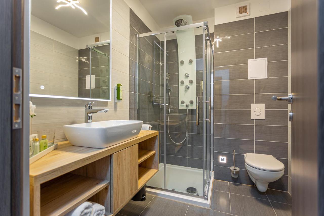 Viktoria Apartman ギュラ エクステリア 写真