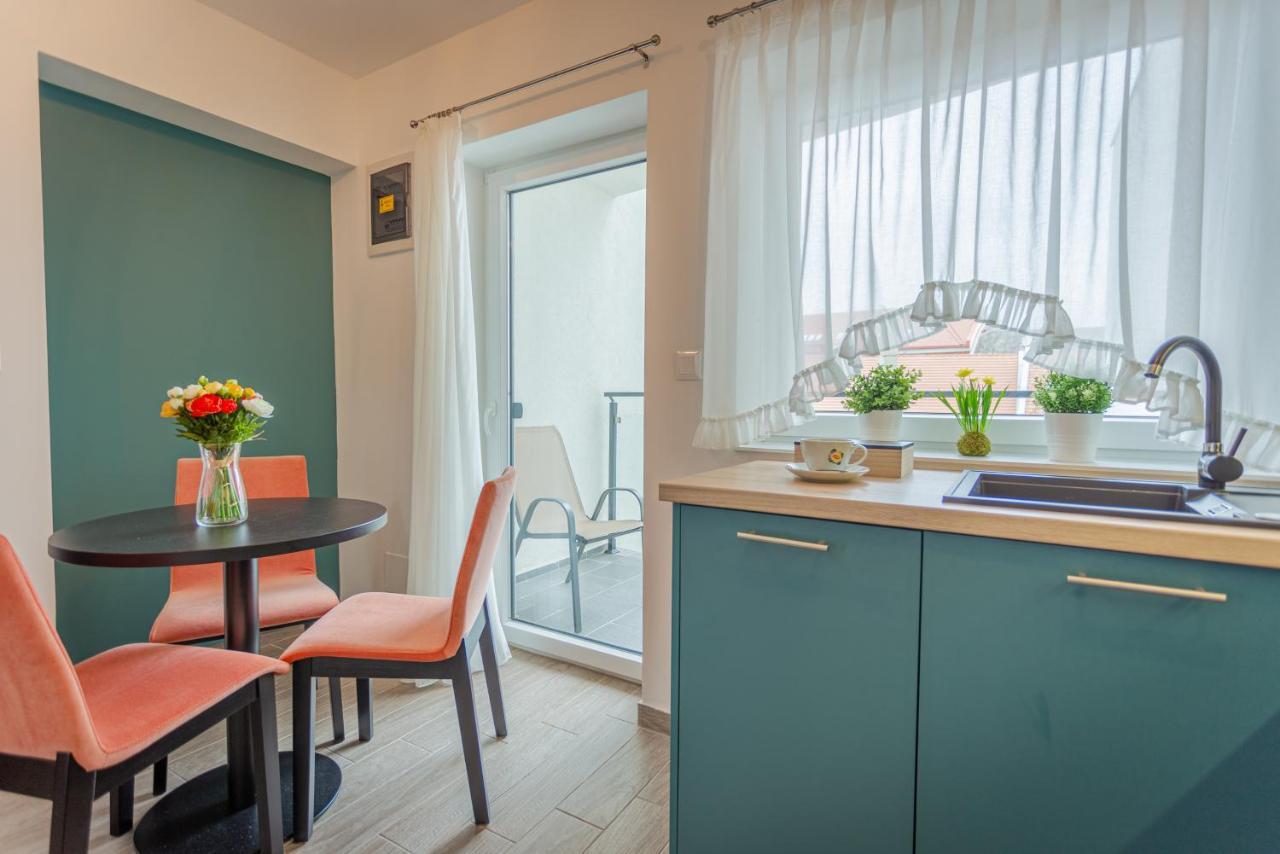 Viktoria Apartman ギュラ エクステリア 写真