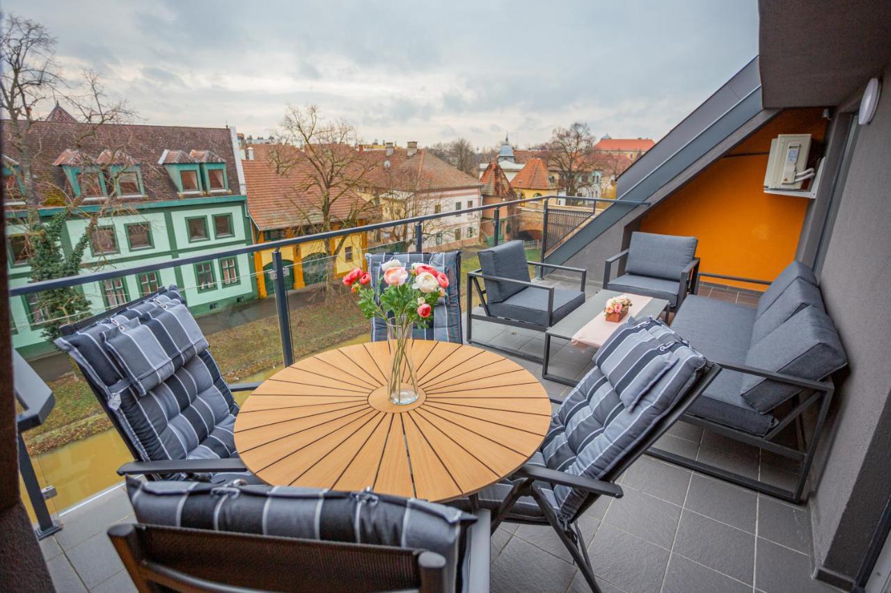 Viktoria Apartman ギュラ エクステリア 写真