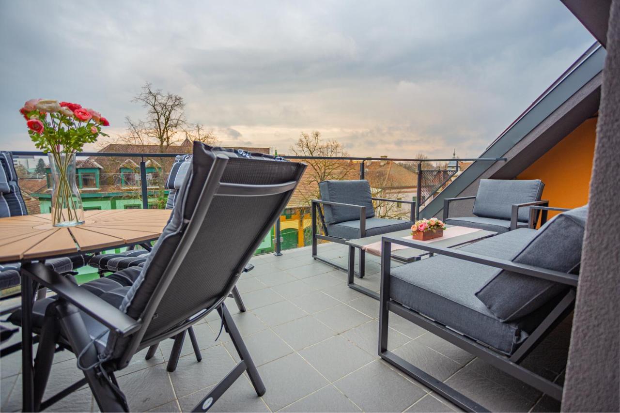 Viktoria Apartman ギュラ エクステリア 写真