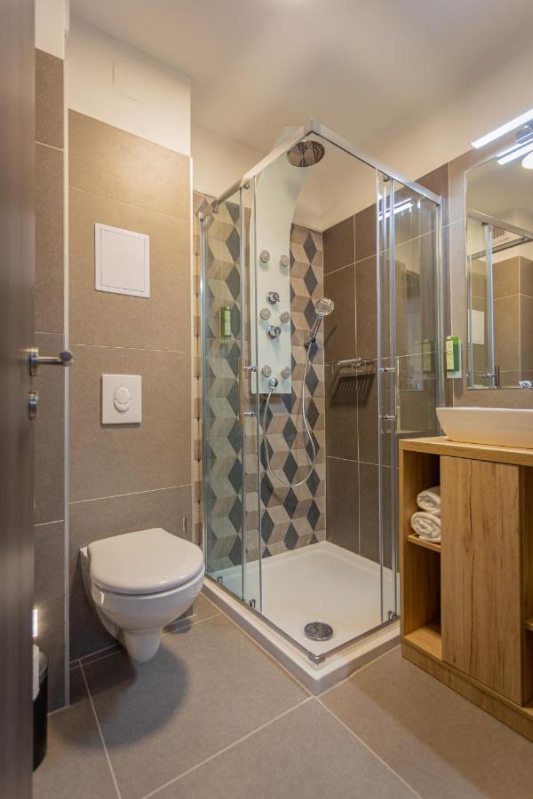 Viktoria Apartman ギュラ エクステリア 写真