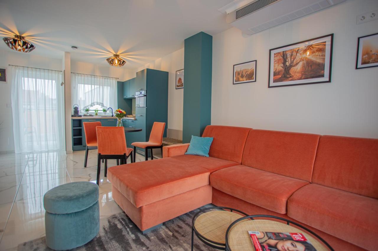 Viktoria Apartman ギュラ エクステリア 写真